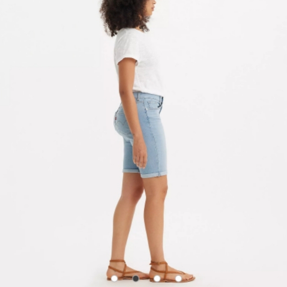 Levis Classic Denim Bermuda Shorts Womens Sz 30 Light Wash, EUC - Picture 5 of 7